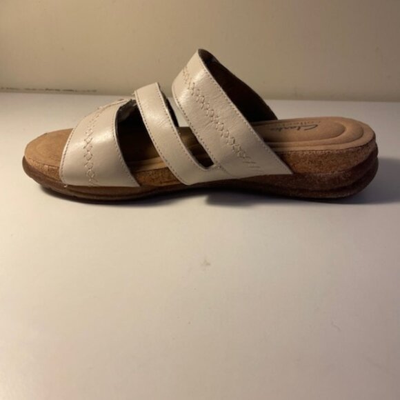 Clarks Collection taupe leather with velcro closures sandals, New - Picture 2 of 5